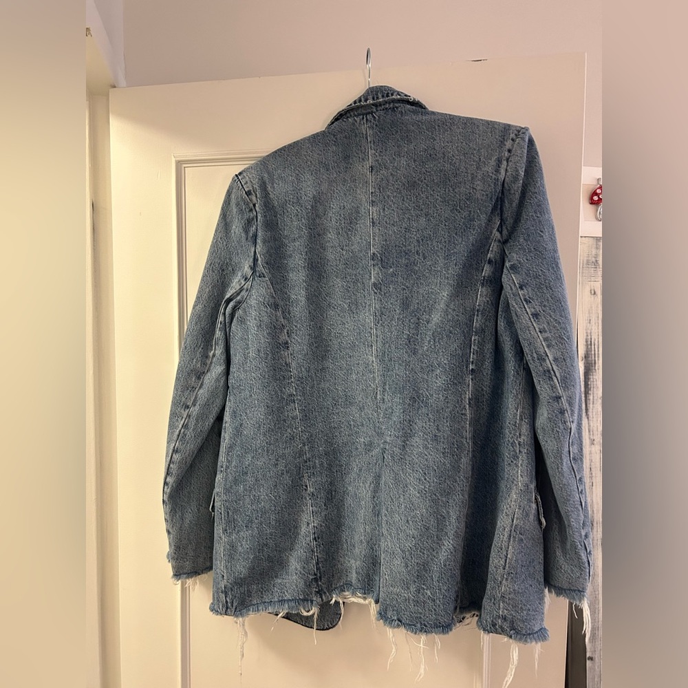 SER.O.YA Hollis Blazer Distressed Blue Denim Jacket with Leopard Lining - Picture 5 of 6